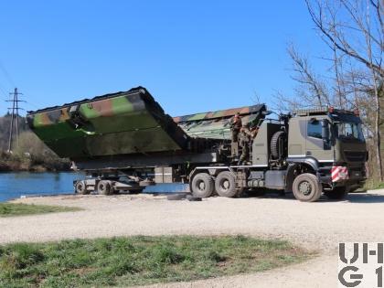  Brückenmodul zu Schwimmbrücke 95 mit IVECO