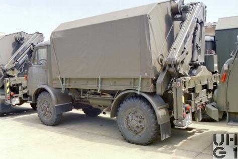 Steyr A 680 g, Repw A2 / Spz 93 sch gl 4x4 mit Ladekran