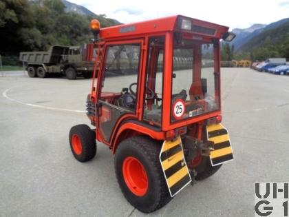 Kubota B 2400 HD, Bergungsw ADS 95 4x4 gl, Bild Armasuisse