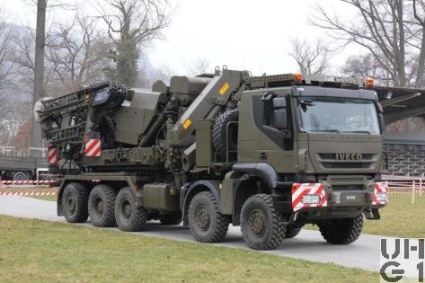 IVECO Trakker AT-N 410 T 50 W-5 Y-FS, 10x8/6 Verlegewagen 5-Achsig zu Ustü Brü 46m DSB