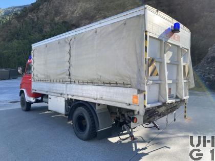 Steyr 690 F, Fwehrw sch 4x2 mit Anhvor, Bild Ruag AG